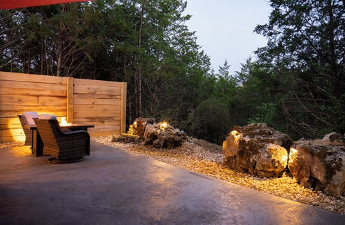 Branson House | Under the Stars at The Hideout