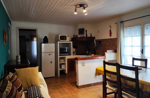 Saint-Series Apartment | Under the sun of South France