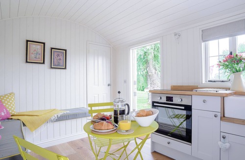 Wistow Cottage | Under Willows - UK12608