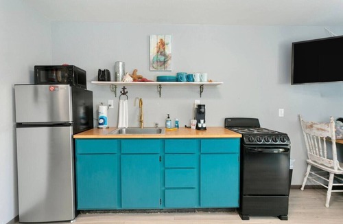 Grayland Hotel | Underwater Mermaid Theme w/Bunk Bed