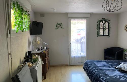 Rilhac-Rancon House | UNE AGREABLE CHAMBRE INDEPENDANTE