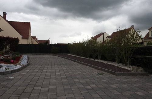 Chambly House | Une belle chambre, lit double.