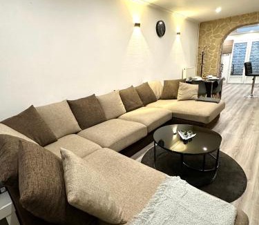 Croix Apartment | Une belle maison avec 2 chambre