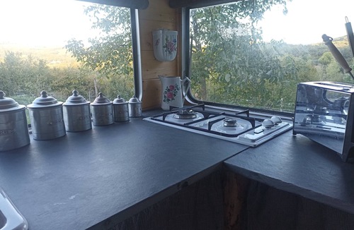 Montjoie-en-Couserans House | Une Caravane Cosy en Pleine Nature Avec vue Dégagée