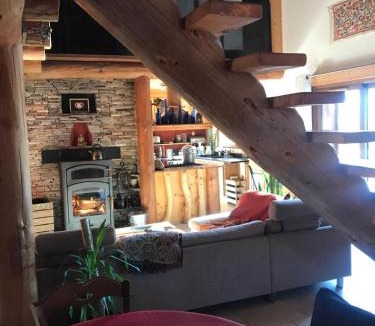 La Cabanasse Bed & Breakfast | Une chambre d'hôtes au coeur du chalet Mitja, calme et bien être assurés