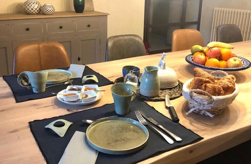 Taulignan House | Une chapelle en soie