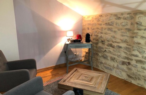 Taulignan House | Une chapelle en soie