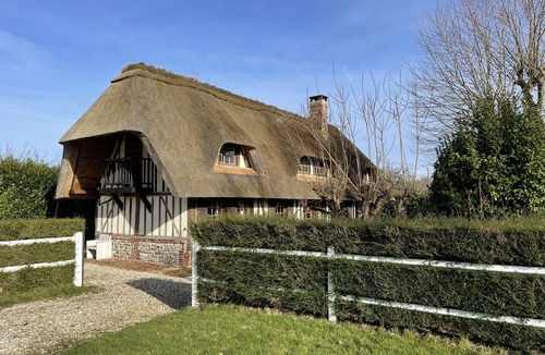 Saint-Etienne-l'Allier House | Une Maison Normande et sa Dépendance Avec Piscine Chauffée à 1h45 de Paris !