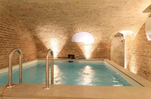 Centre Ville Bed & Breakfast | Une maison en ville Hypercentre - Spa