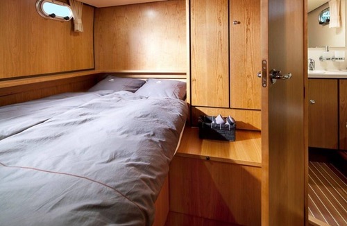 Accolay Boat Rental | Une Nuit à Bord