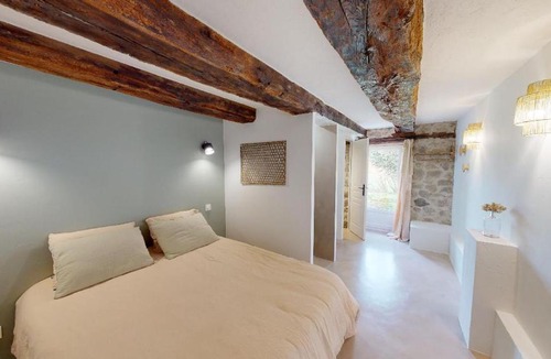 Saint-Julien-pres-Bort Bed & Breakfast | Une pause en Corrèze