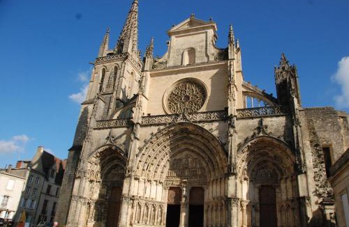 Langon Apartment | une terrasse en ville