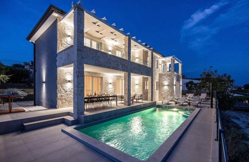 Brnobici House | Unforgettable family moments & magical sunsets with breathtaking panoramic view