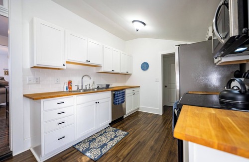 Indianapolis Other | Union Farmhouse - Dwtn Indy 2BR Farmhouse