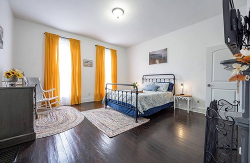 Indianapolis Other | Union Farmhouse - Dwtn Indy 2BR Farmhouse