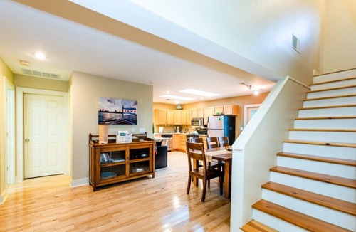 Union Pier Condo | Union Pier Condo with Association Pool! Close To Beach and Downtown!
