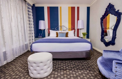 Theater District Hotel | Union Square Base | Bar + Gym + Pet Friendly