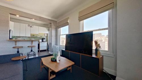 Tenderloin House | Union Square Urban Suite