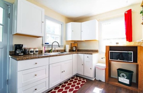 Astoria House | Uniontown Boat View House