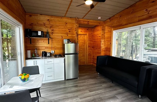 Parry Sound House | Unique 1-Bedroom Eco Log Cabin in Parry Sound #106