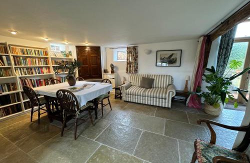 Cosford House | Unique 17c listed Barn in a Shropshire hamlet.