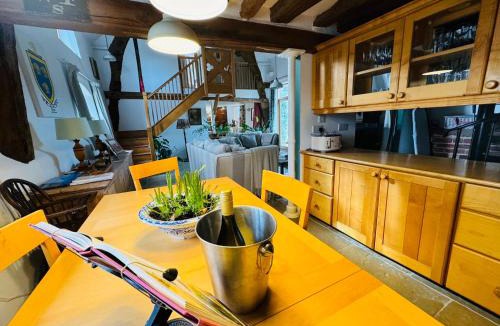 Cosford House | Unique 17c listed Barn in a Shropshire hamlet.