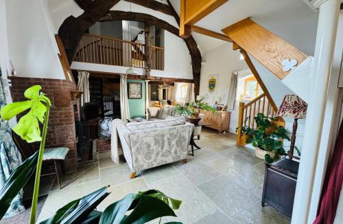 Cosford House | Unique 17c listed Barn in a Shropshire hamlet.