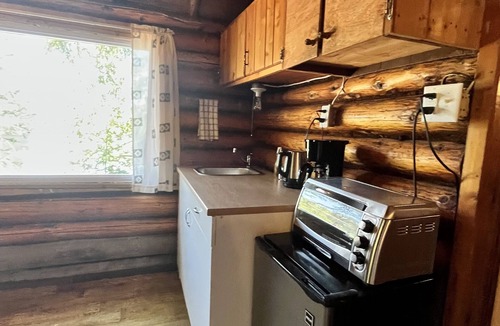 Sioux Narrows Nestor Falls Cabin | Unique 1929 Lakeside Cabin with shared hot tub and sauna!