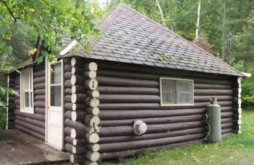 Sioux Narrows Nestor Falls Cabin | Unique 1929 Lakeside Cabin with shared hot tub and sauna!