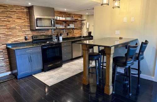 Snowshoe Apartment | Unique 2 Bed, 2 Bath with In & Out Night Skiing