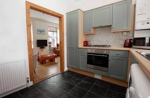 Dunbar Apartment | Unique 2 Bedroom Harbour Front Apartment