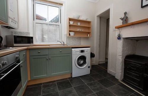 Dunbar Apartment | Unique 2 Bedroom Harbour Front Apartment