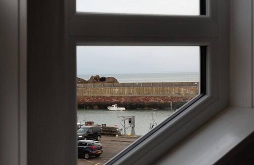 Dunbar Apartment | Unique 2 Bedroom Harbour Front Apartment