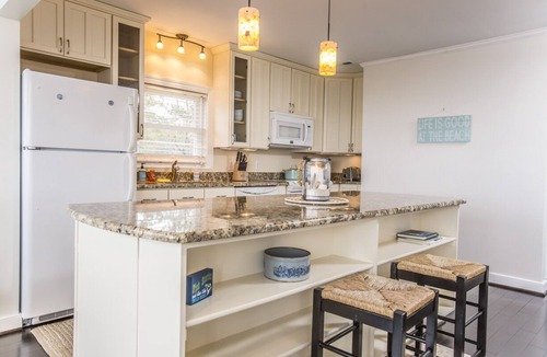 Deltaville Cottage | Unique 2-bedroom waterfront cottage
