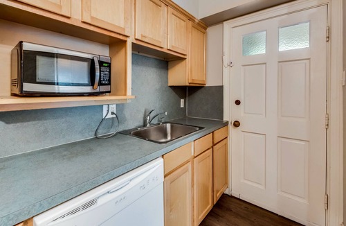 Oak Lawn Apartment | Unique 2Bd/2Bt Flat - Oaklawn!