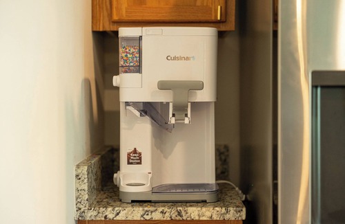 Palm House | Unique 2D-Style Family Retreat