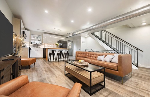 South Side Flats House | Unique 4Bed/3.5 Bath Townhouse/Garage+Rooftop Deck