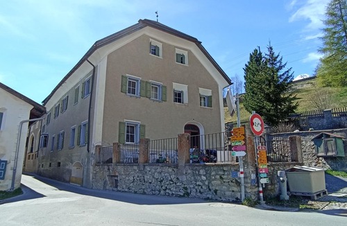 Lavin House | Unique 5-bedroom house in Lavin for your getaway