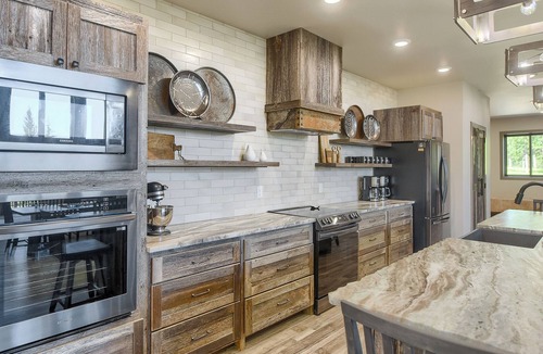 Lead Cabin | Unique 5000+ Sq. Ft. Spacious Lodge w/Hot Tub, Fire Pit, Access to Clubhouse