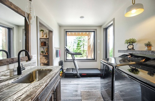 Lead Cabin | Unique 5000+ Sq. Ft. Spacious Lodge w/Hot Tub, Fire Pit, Access to Clubhouse