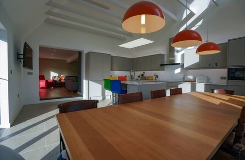 Ipswich House | Unique 5BD Farm House Perfect for Relaxing