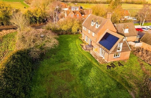 Ipswich House | Unique 5BD Farm House Perfect for Relaxing