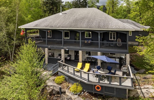 Muskoka Lakes Cottage | Unique 7bed 5bath cottage on the Joe River!