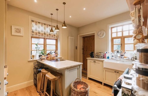 Skipton House | Unique Accommodation with Amazing Views