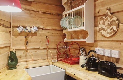 Holworth Cabin | Unique and Bespoke Stunning Thatched Dorset Shepherds Huts with Private Hot Tub