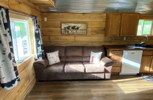 Cook Station Cabin | Unique and tranquil cabin getaway on Crooked Creek