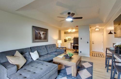 Louisburg House | Unique Aparthotel Stay 15 Mi to Overland Park