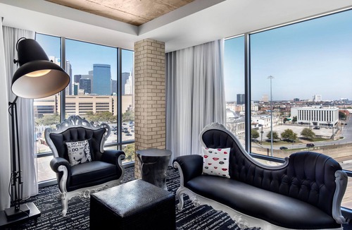 Cedars House | Unique Art Centric Boutique Hotel w/Views of Dallas Skyline and