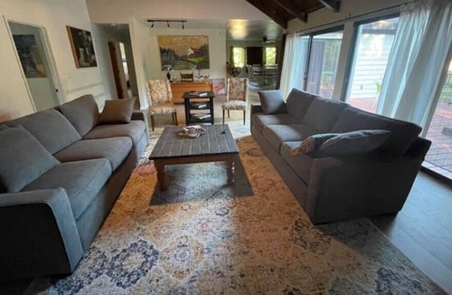 Carmichael House | Unique art-filled country home & pool on 1.5 acres