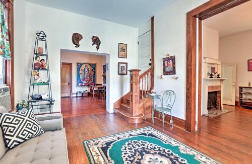 Northwest Los Angeles Heights House | Unique Art Home < 5 Miles to San Antonio Riverwalk